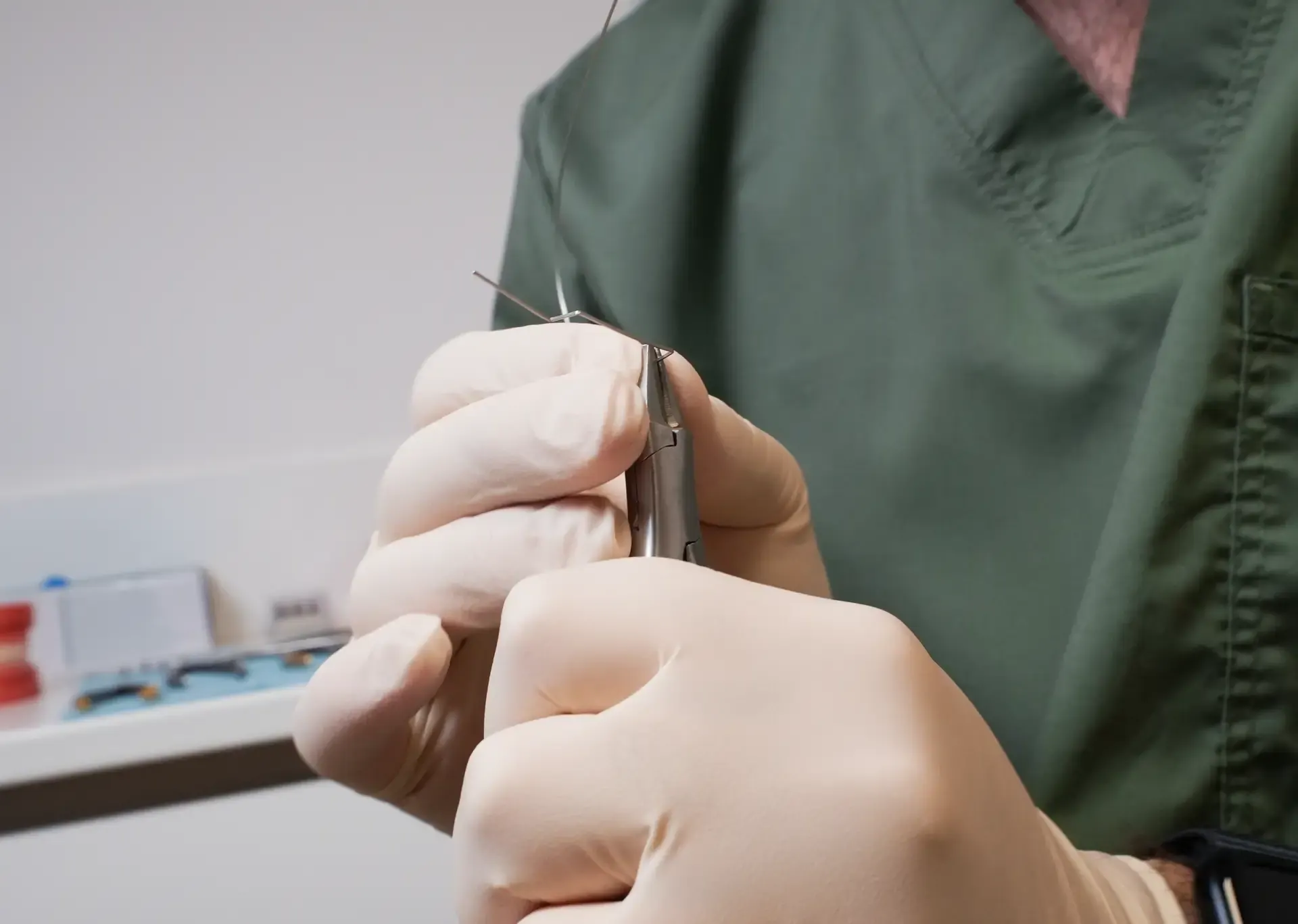 Instrumental dental preparado por el equipo de la clínica